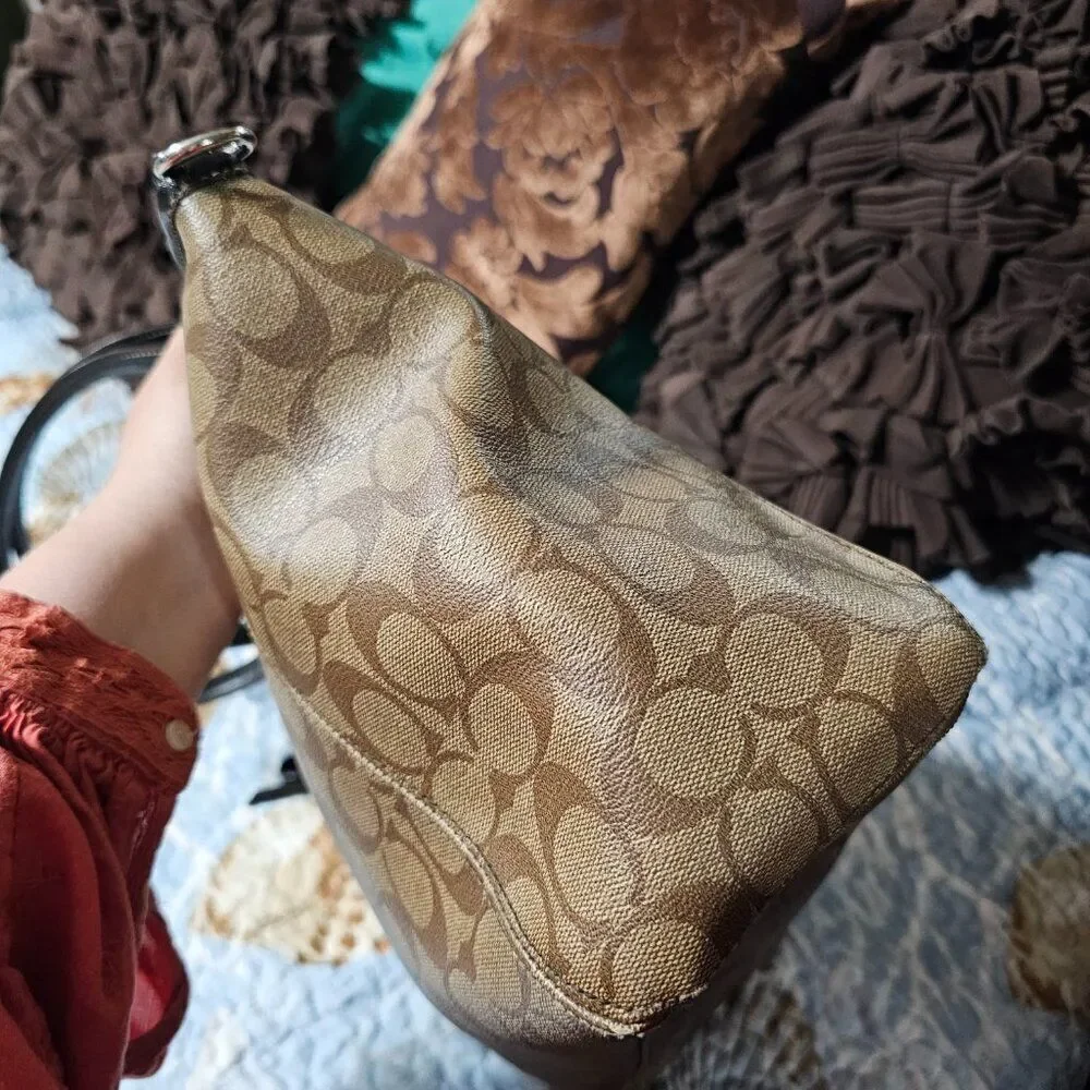 Coach Peyton Pocket Purse Shoulder Bag in Signature Canvas